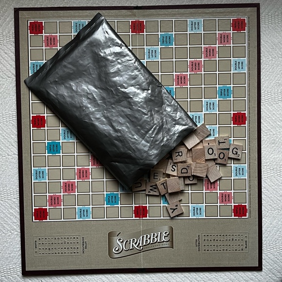 Backgammon and Scrabble Board Games Bundle - Picture 4 of 16